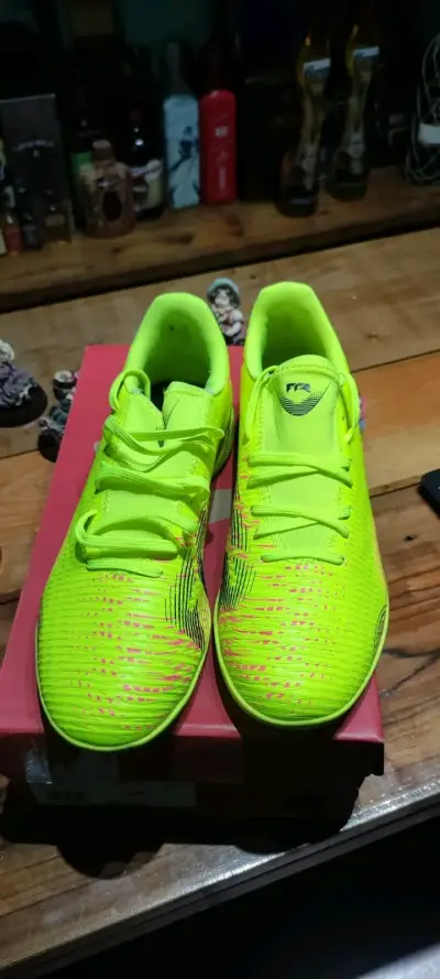 Zapatillas Puma Future 8 Play It Amarillas - miniatura 2