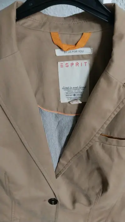 Blazer beige con detalles en puños - miniatura 3