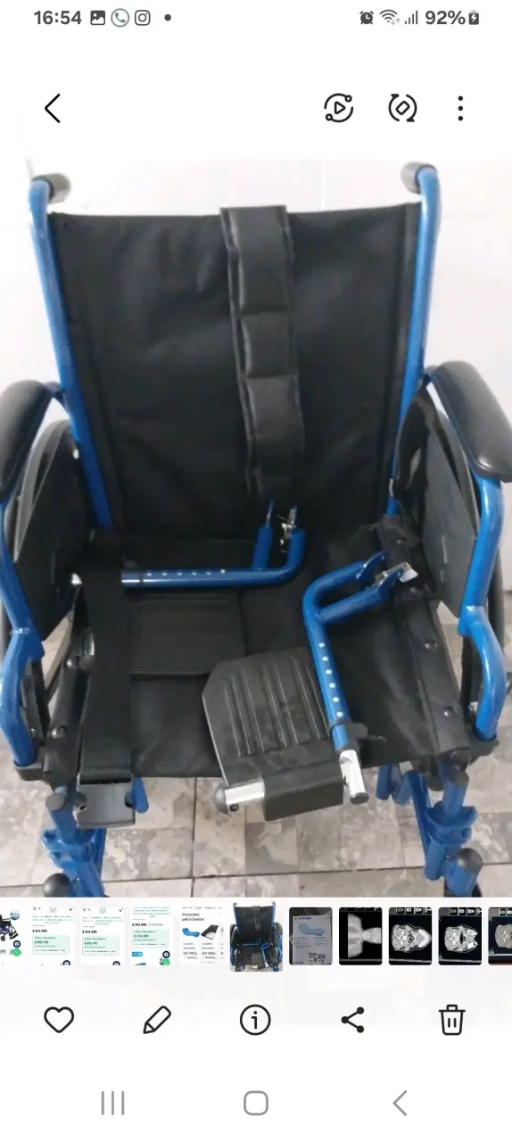 Silla de ruedas plegable azul en buen estado - 1