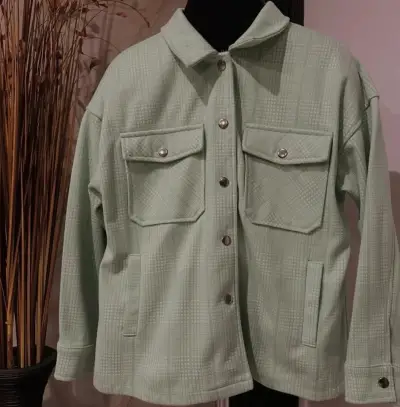 Chaqueta verde claro con bolsillos y botones - miniatura 2