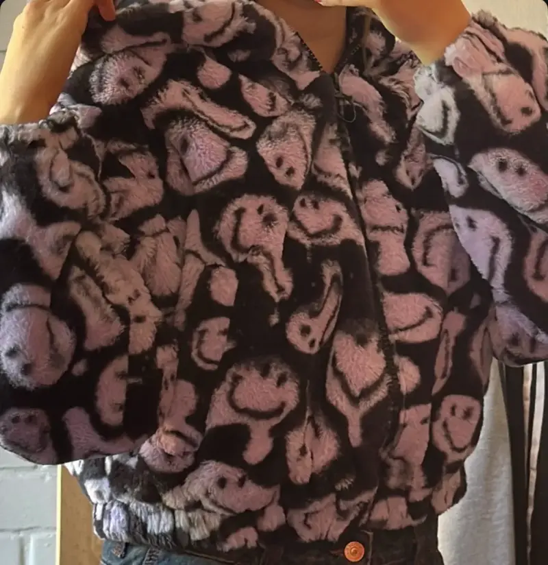 Chaqueta de felpa con diseño de caras sonrientes - 3