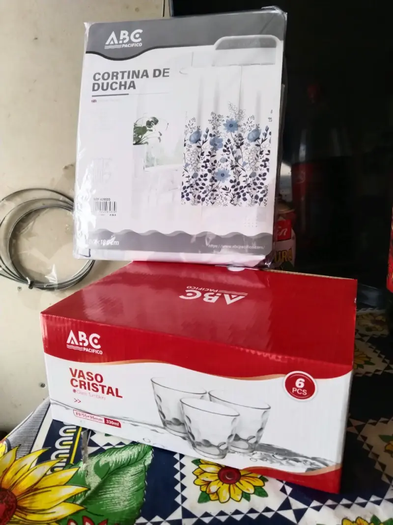 Set de cortina de ducha y vasos de cristal ABC Pacífico