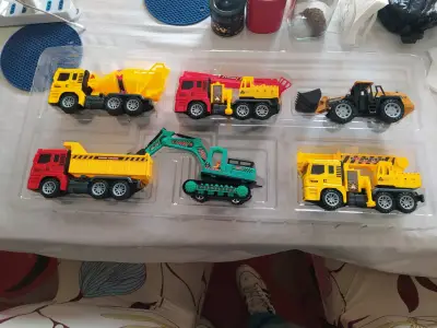 Set de camiones de juguete de construcción - miniatura 2