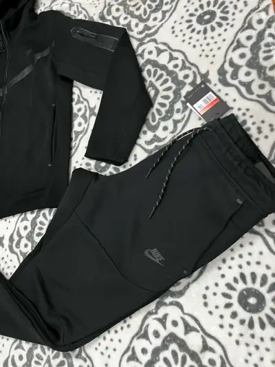 Conjunto Nike Tech Fleece negro - miniatura 2