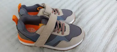 Zapatillas Niño Colloky Talla 28- ¡NUEVAS! - miniatura 1