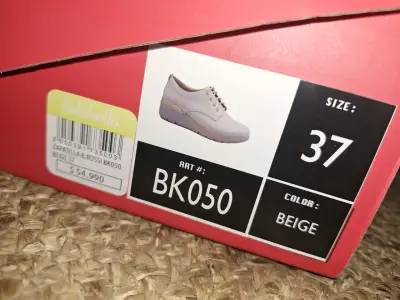 Zapatos casuales de cuero beige para mujer - miniatura 3