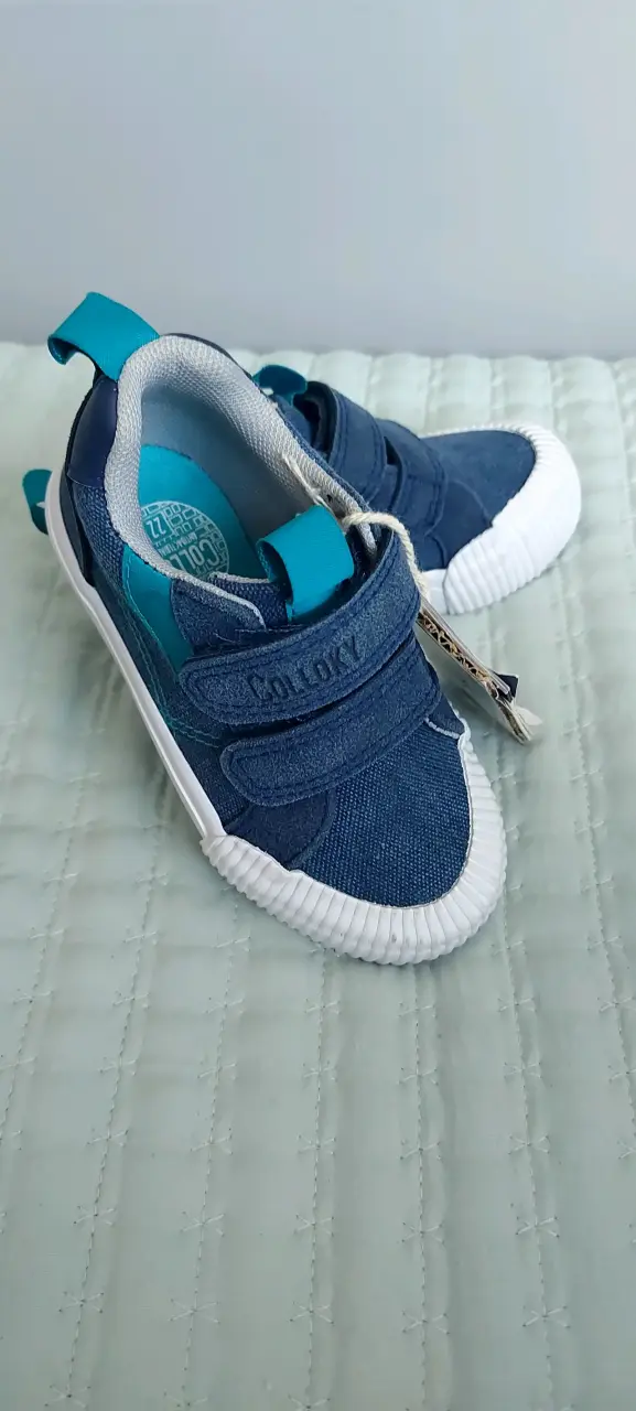 Zapatillas niños Coloky talla 22 - NUEVAS - 1