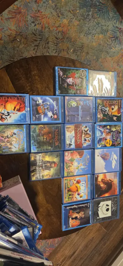 Colección de películas en Blu-ray de Disney y más - miniatura 2