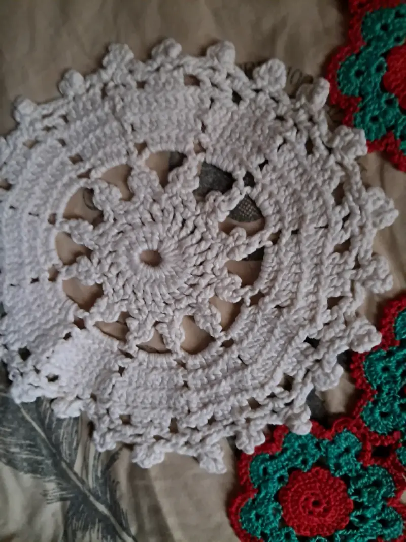 Set de tapetes tejidos a crochet coloridos - 4