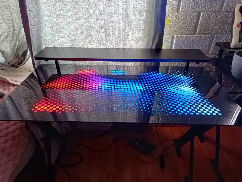 Escritorio gamer con luces LED RGB - 2