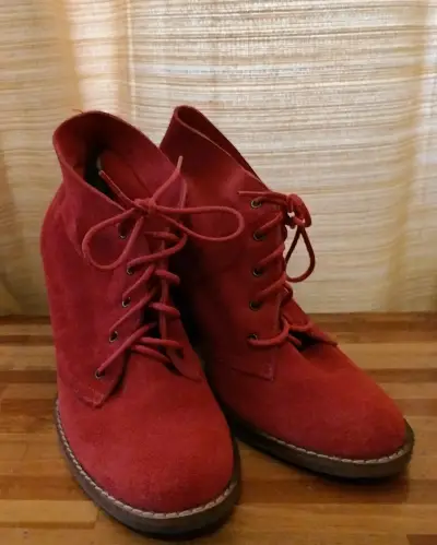 Botines de gamuza roja con tacón alto - miniatura 2