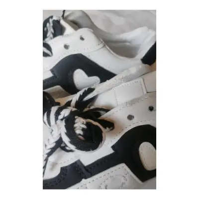 Zapatillas blancas con negro - miniatura 3
