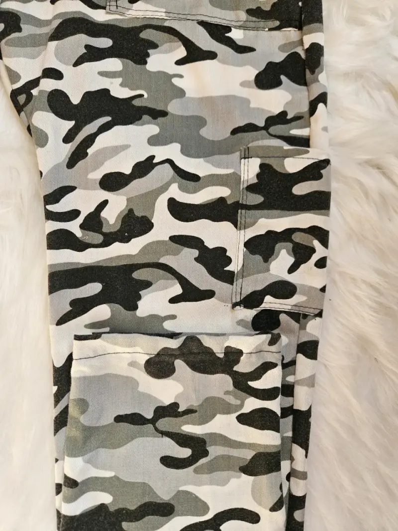Pantalones cargo camuflados para mujer - 4