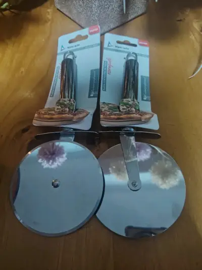 Cortador de pizza de acero inoxidable - miniatura 2