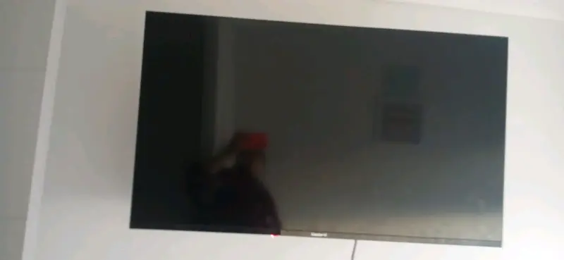 Televisor LED de 42 pulgadas en buen estado