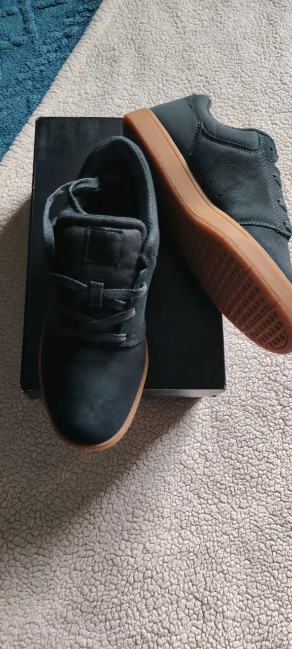Zapatillas negras de gamuza para hombre - 1