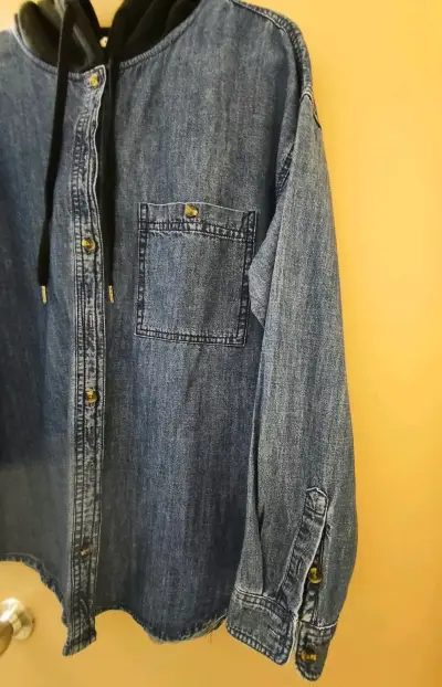 Sobrecamisa mezclilla con capucha Forever 21 - miniatura 3