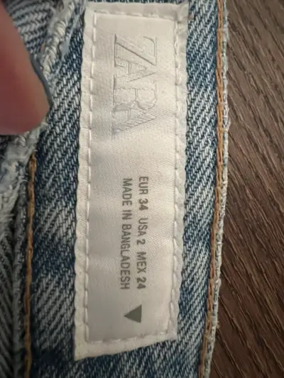 Jeans de mezclilla azul claro Zara para mujer - miniatura 3