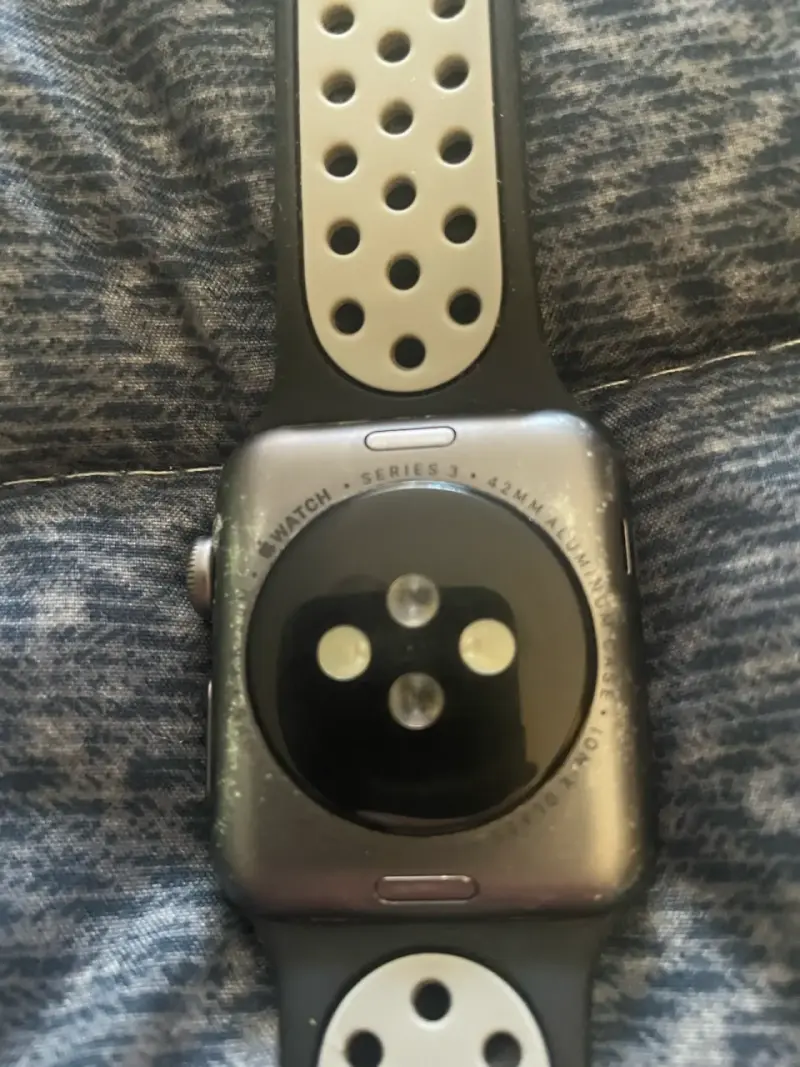 Apple Watch Series 3 42mm - 2