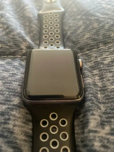 Apple Watch Series 3 42mm - miniatura 3