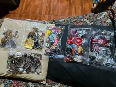 Lote de llaveros variados de colección - miniatura 3