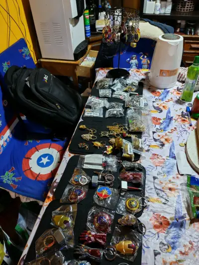 Lote de llaveros variados de colección - miniatura 5