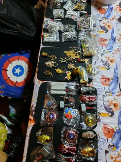 Lote de llaveros variados de colección - miniatura 6