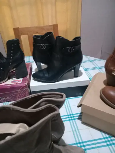 Botas largas de gamuza marrón con tacón alto - miniatura 4