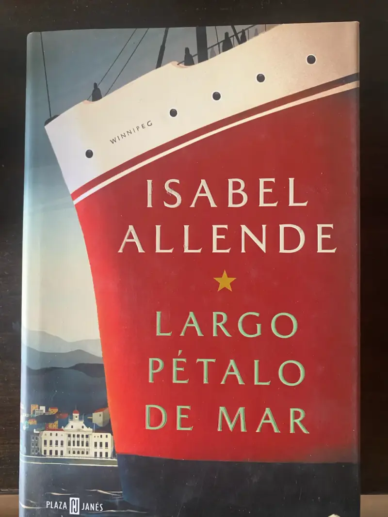 Libro 'Largo Pétalo de Mar' de Isabel Allende
