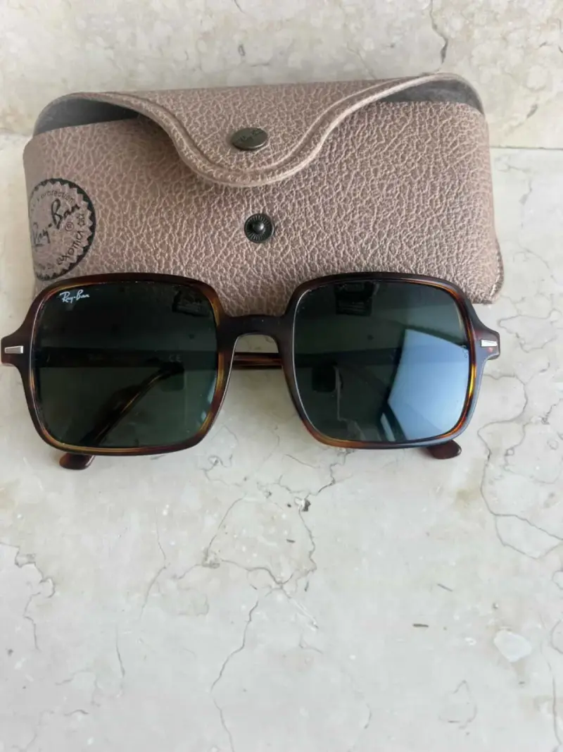 Gafas de sol Ray-Ban cuadradas con estuche - 1