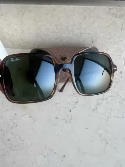 Gafas de sol Ray-Ban cuadradas con estuche - miniatura 4