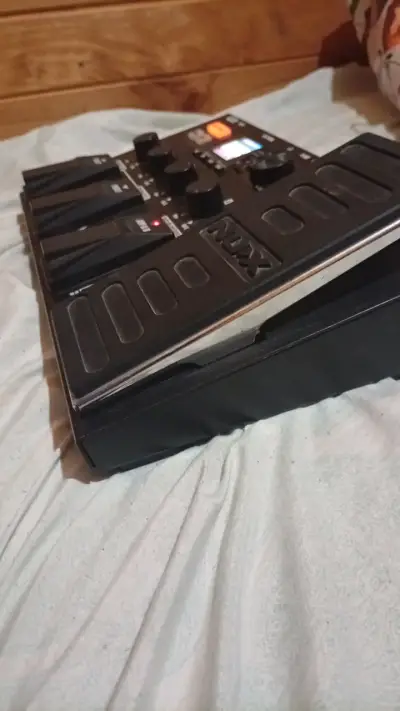 Pedalera multiefectos para guitarra MFX10 - miniatura 2