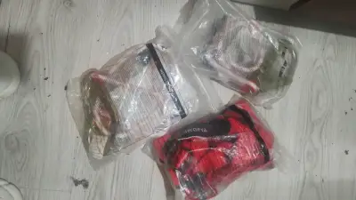 Arnés de seguridad rojo para trabajos en altura - miniatura 6
