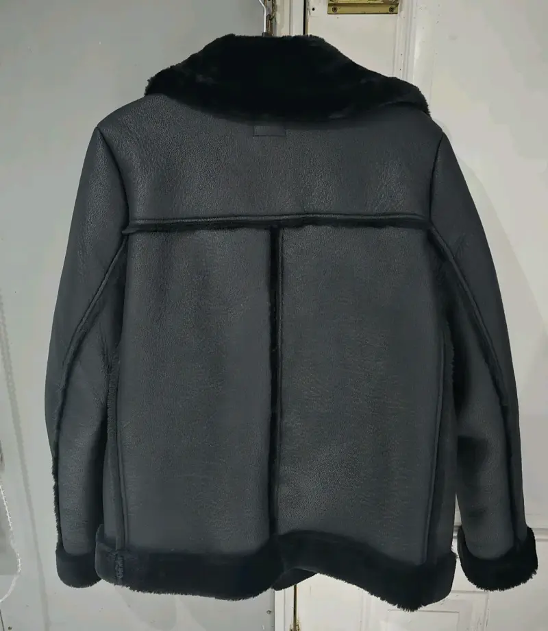 Chaqueta de cuero sintético negra con forro de piel - 2