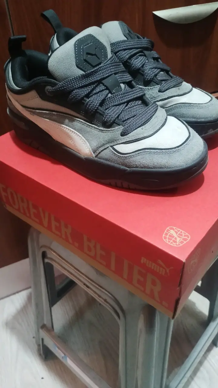 Zapatillas deportivas Puma gris y negro - 2