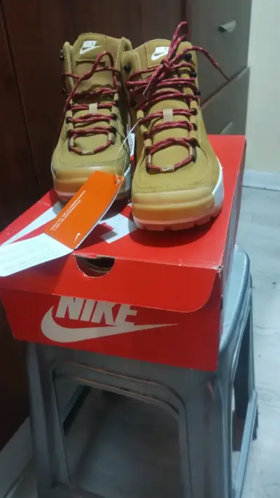 Botas Nike de cuero marrón para hombre - miniatura 2