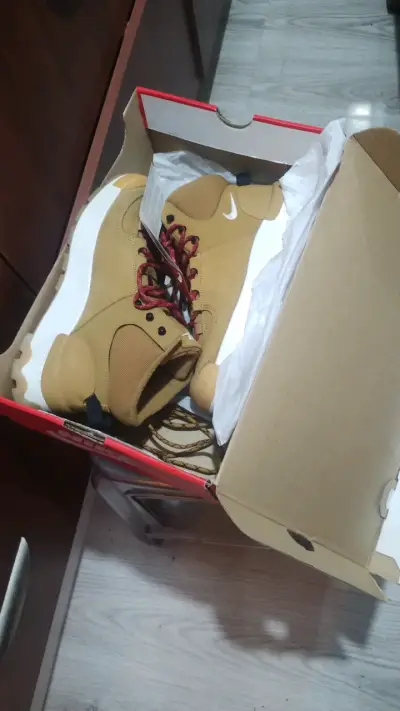 Botas Nike de cuero marrón para hombre - miniatura 4