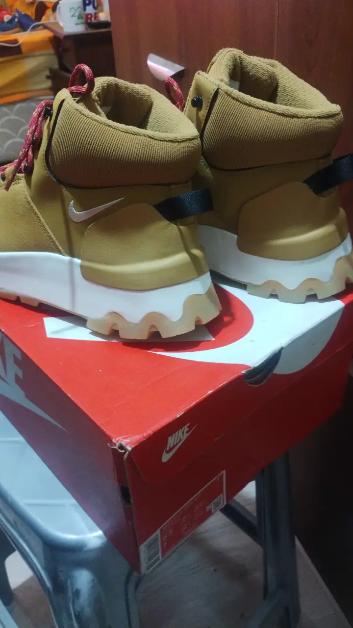 Botas Nike de cuero marrón para hombre - 5