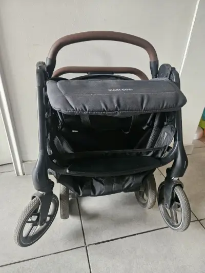 Coche de bebé Maxi-Cosi plegable y compacto - miniatura 2