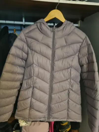 Chaqueta deportiva negra con capucha - miniatura 3