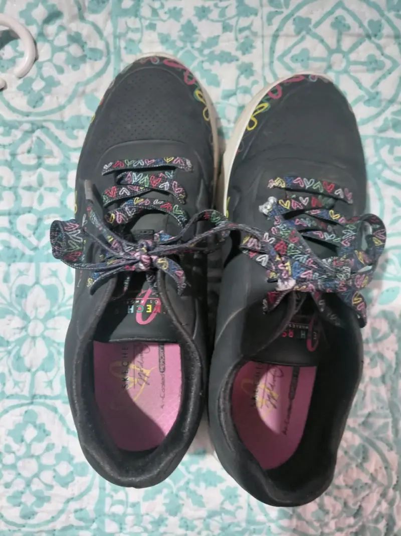 Zapatillas Skechers con diseño de corazones - 2