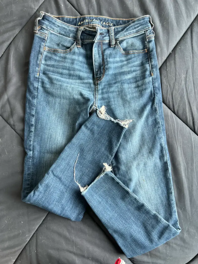 Jeans American Eagle para mujer desgastados - 1