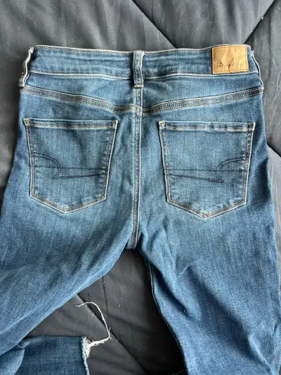 Jeans American Eagle para mujer desgastados - miniatura 2