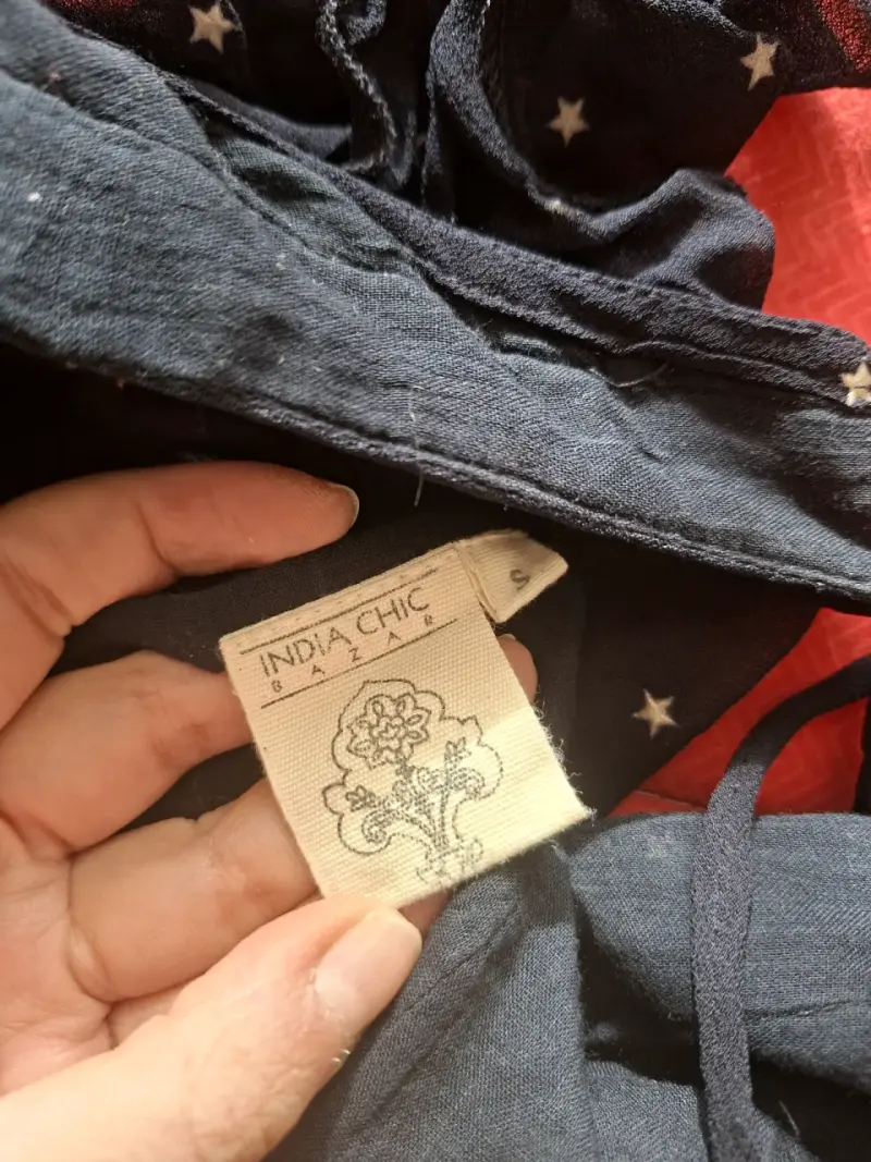 Vestido de gasa con estrellas y volantes escotado - 2