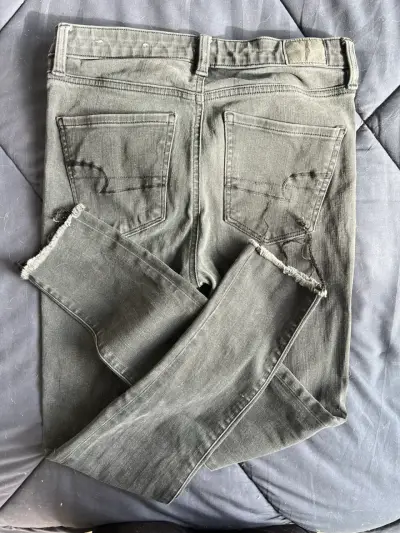 Jeans grises desgastados para mujer - miniatura 1