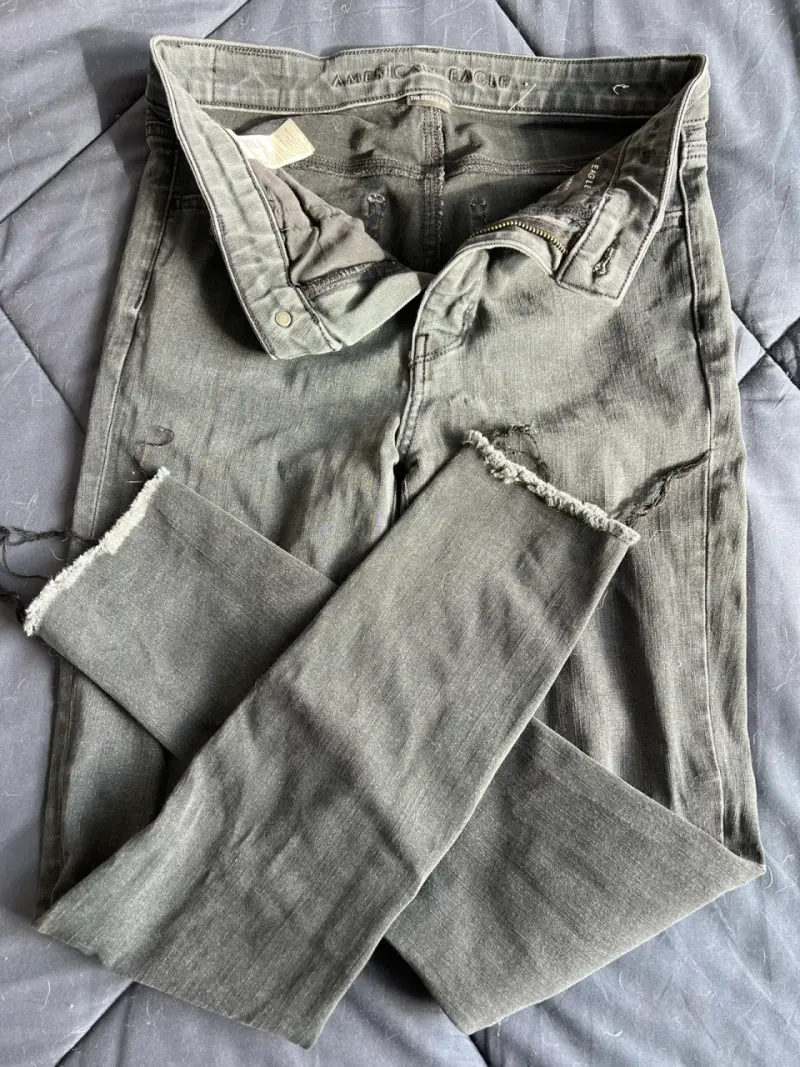 Jeans grises desgastados para mujer - 2