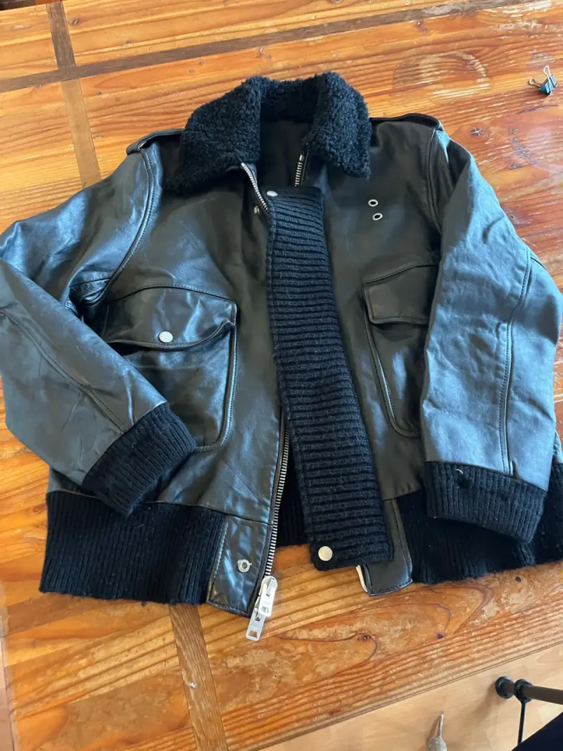 Chaqueta de cuero negra con forro de lana - 1