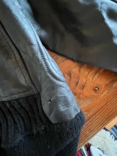 Chaqueta de cuero negra con forro de lana - miniatura 6