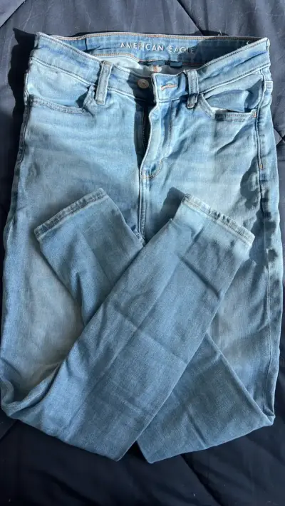 Jeans American Eagle azul claro para mujer - miniatura 1