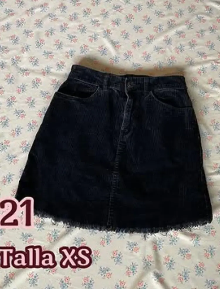 Falda de cotelé negra talla XS